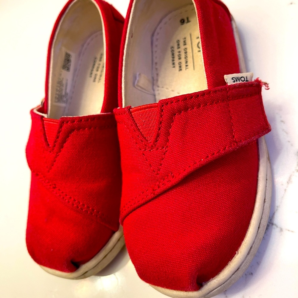 Toddler toms
